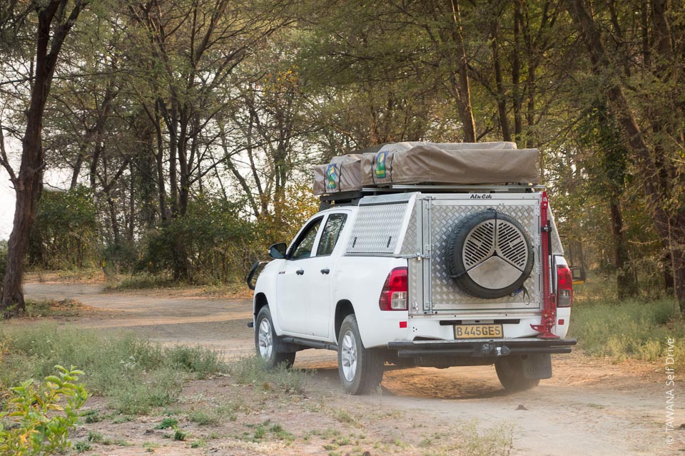 Louez un 4x4 équipé camping pour réussir vos safaris self drive en Afrique australe !