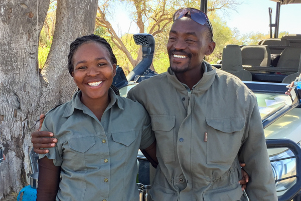 Safari mobile au Botswana : guide et équipe accompagnante
